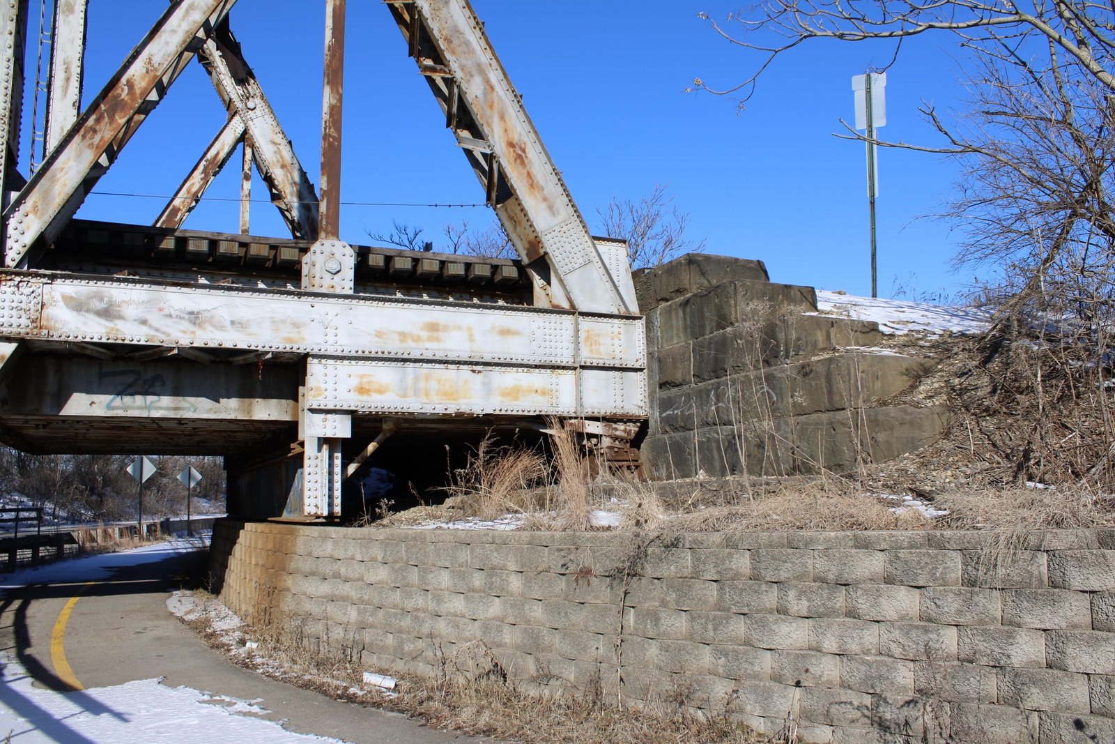 North abutment